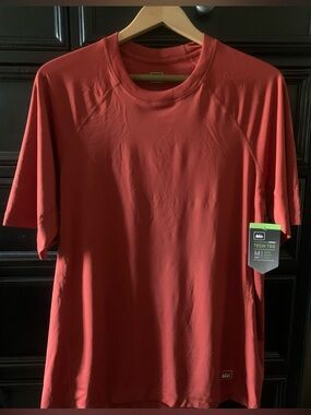 REI Men’s Short-Sleeve Tech Tee in Rust Red